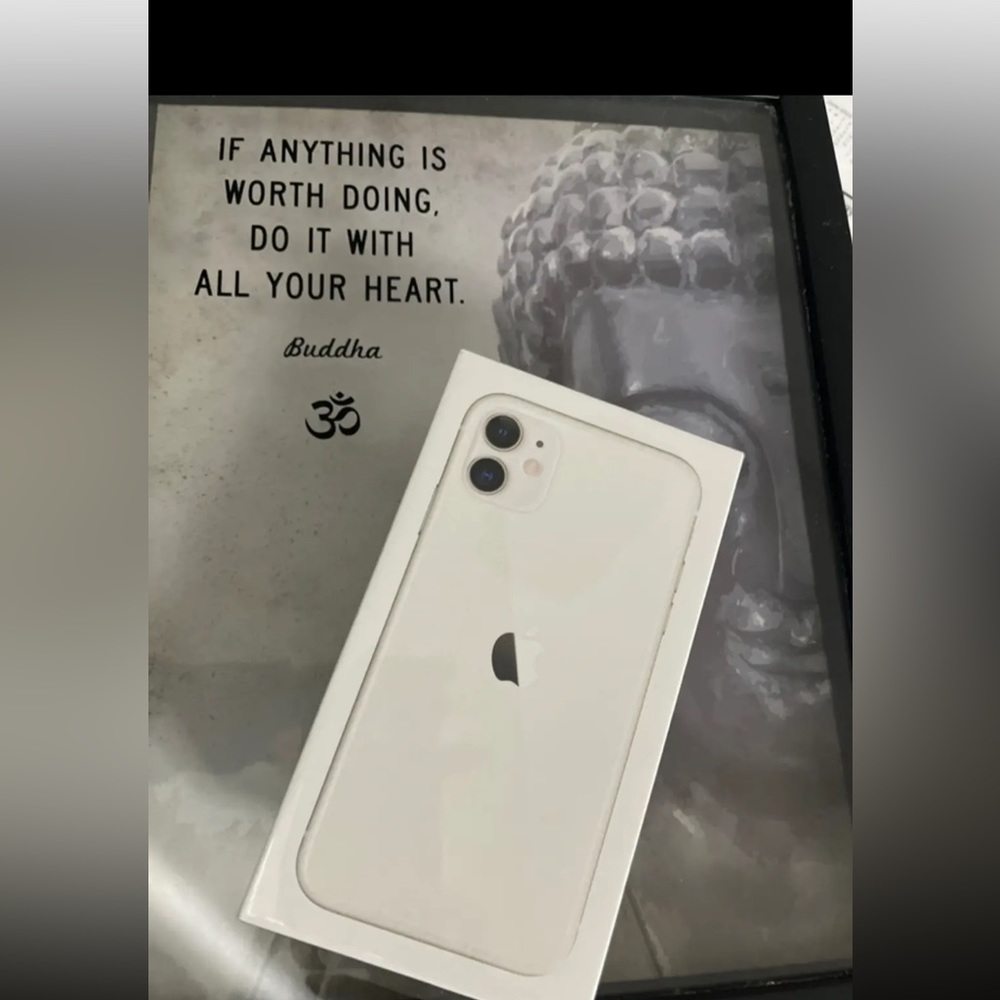 NIB iPhone 11 64gb